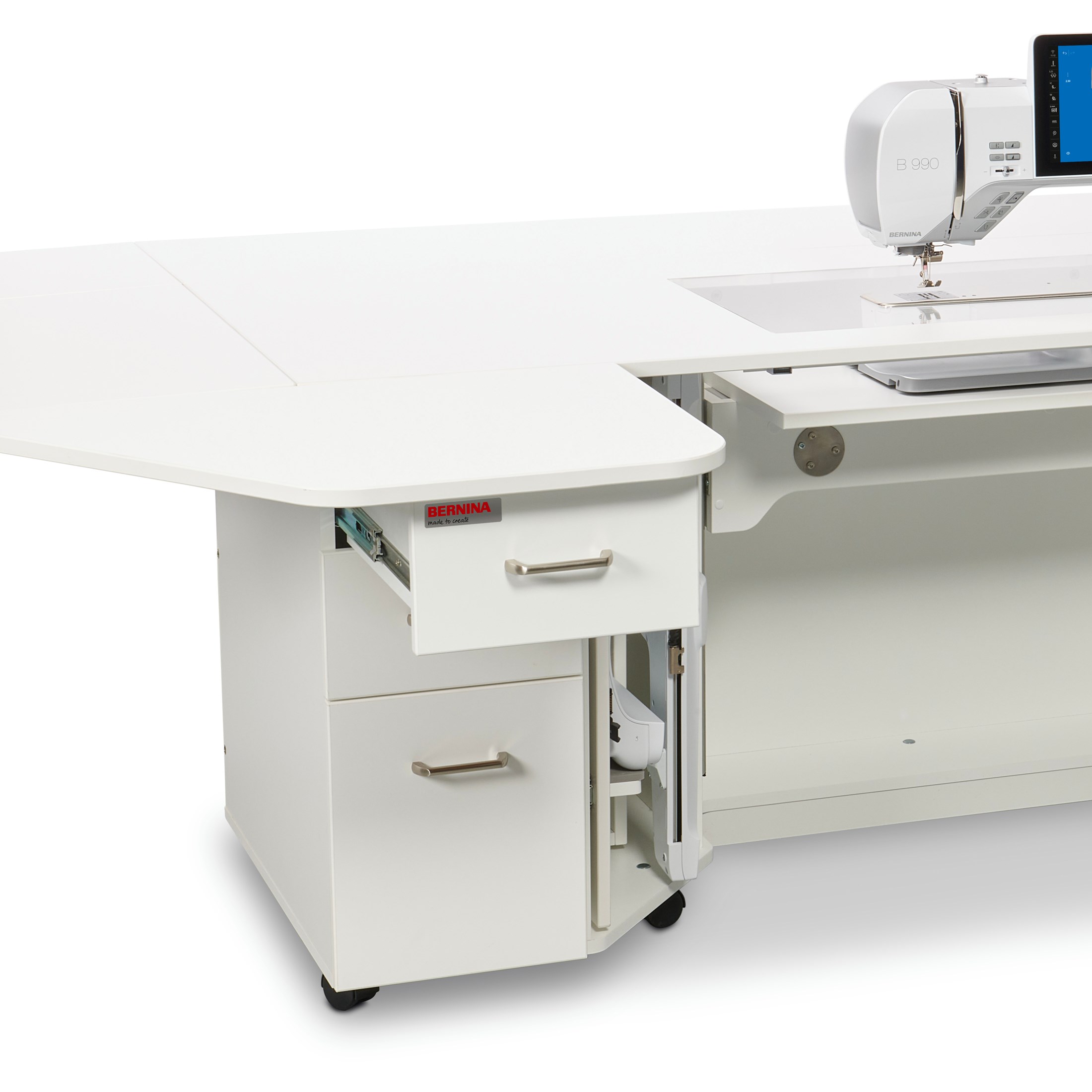 Sewing BERNINA Luxe PLUS BERNINA